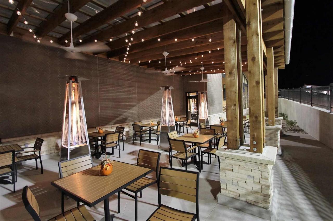 Outdoor restaurant furniture