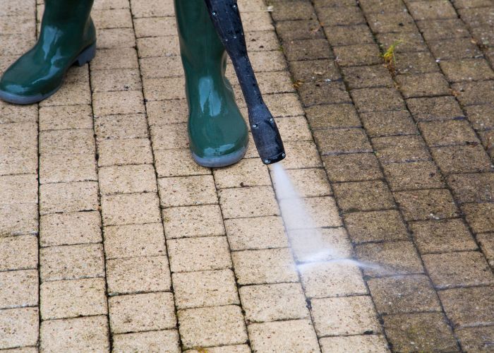 Pressure washing patio pavers